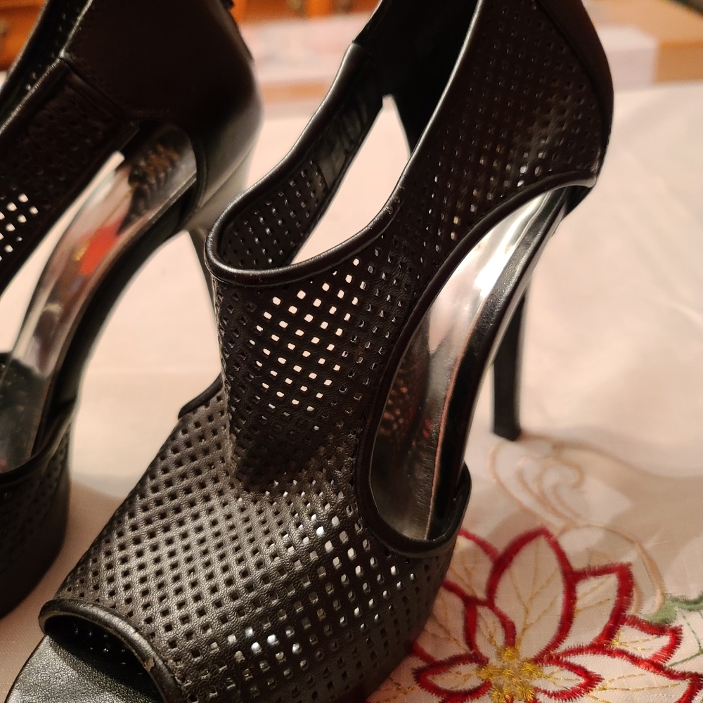 Womens Inc international heels - Picture 7 of 7